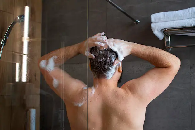 From Serums to Sprays: The Best Daily Routine for Stronger, Thicker Hair in 2025